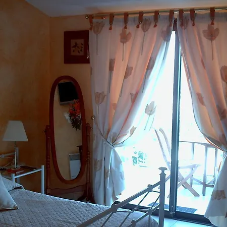 Escale D'azur 3* Gattières